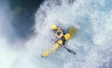 F1赛车赛场焦点！比利时队对阵德国队，冠军之争悬念重重，胜负难料