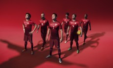 F1赛车赛场焦点！澳大利亚队对阵巴西队，压哨绝杀，引爆全场观众欢呼