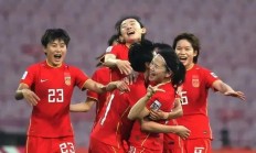 勇攀高峰：女足比赛中的团结争胜的简单介绍